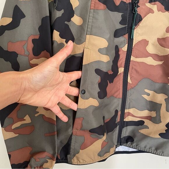 Herschel Supply Co. Camo Voyage Windbreaker Women 's Jacket (Size S) - Picture 10 of 12
